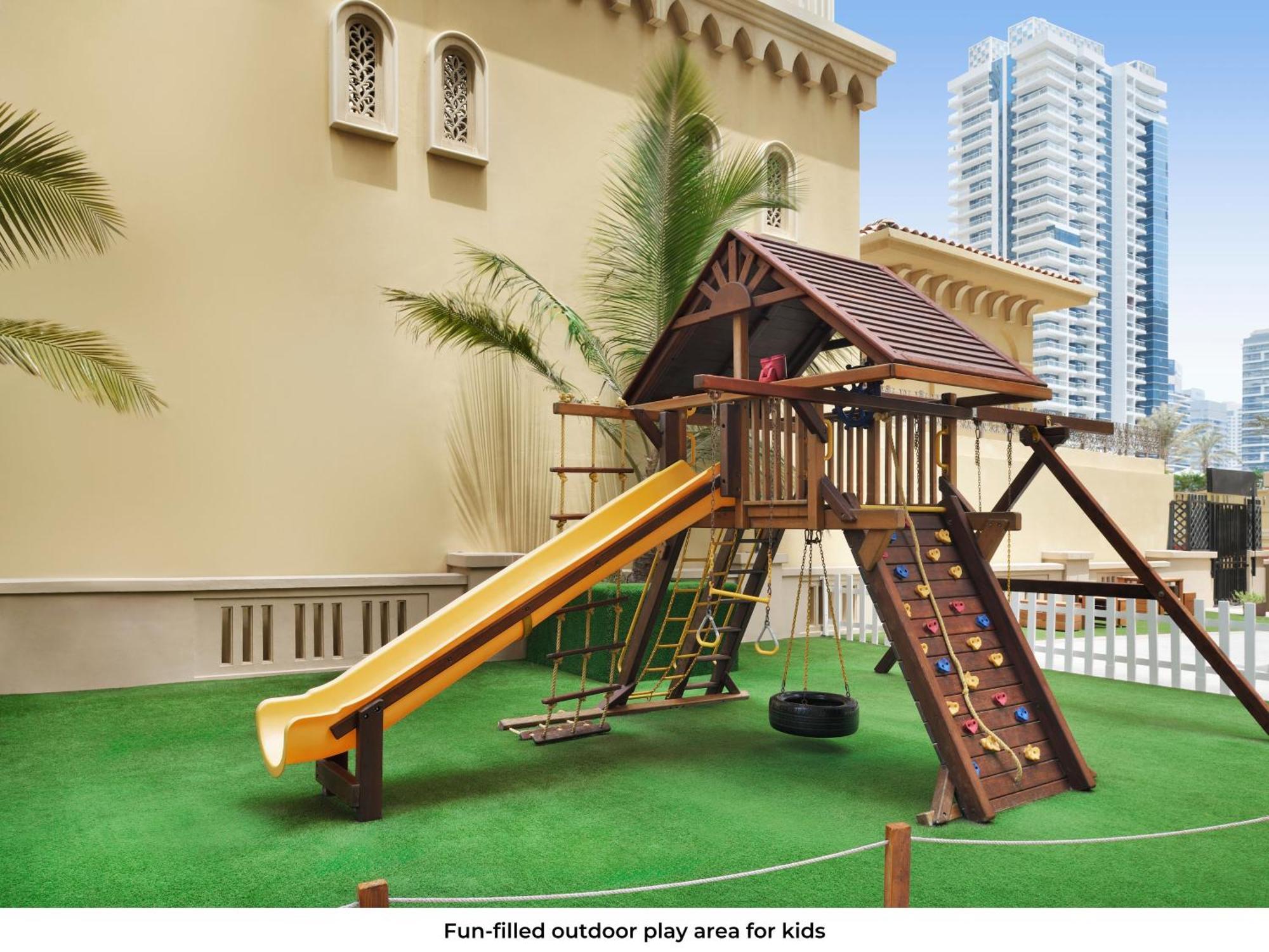 Mövenpick Jumeirah 5*